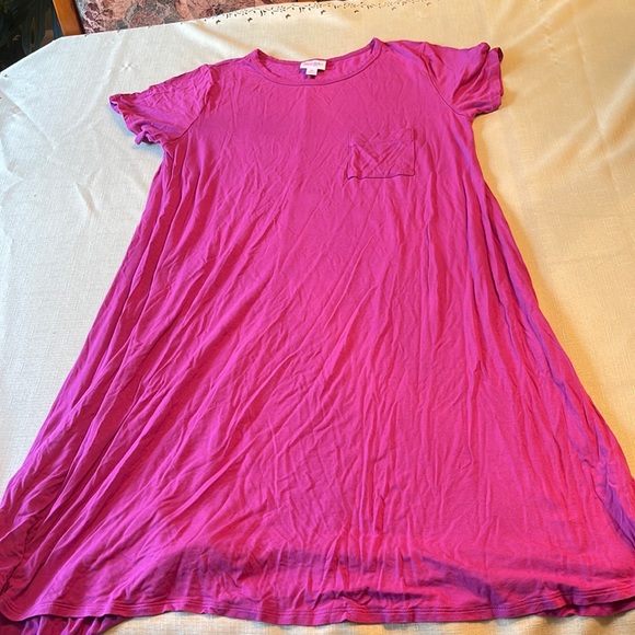 LuLaRoe Dresses & Skirts - Lularoe t shirt dress